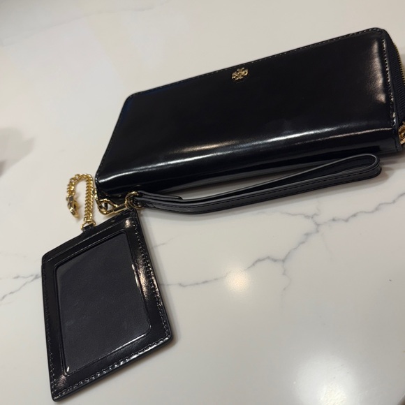 Tory Burch Emerson Patent Zip Continental Wallet - Picture 2 of 4